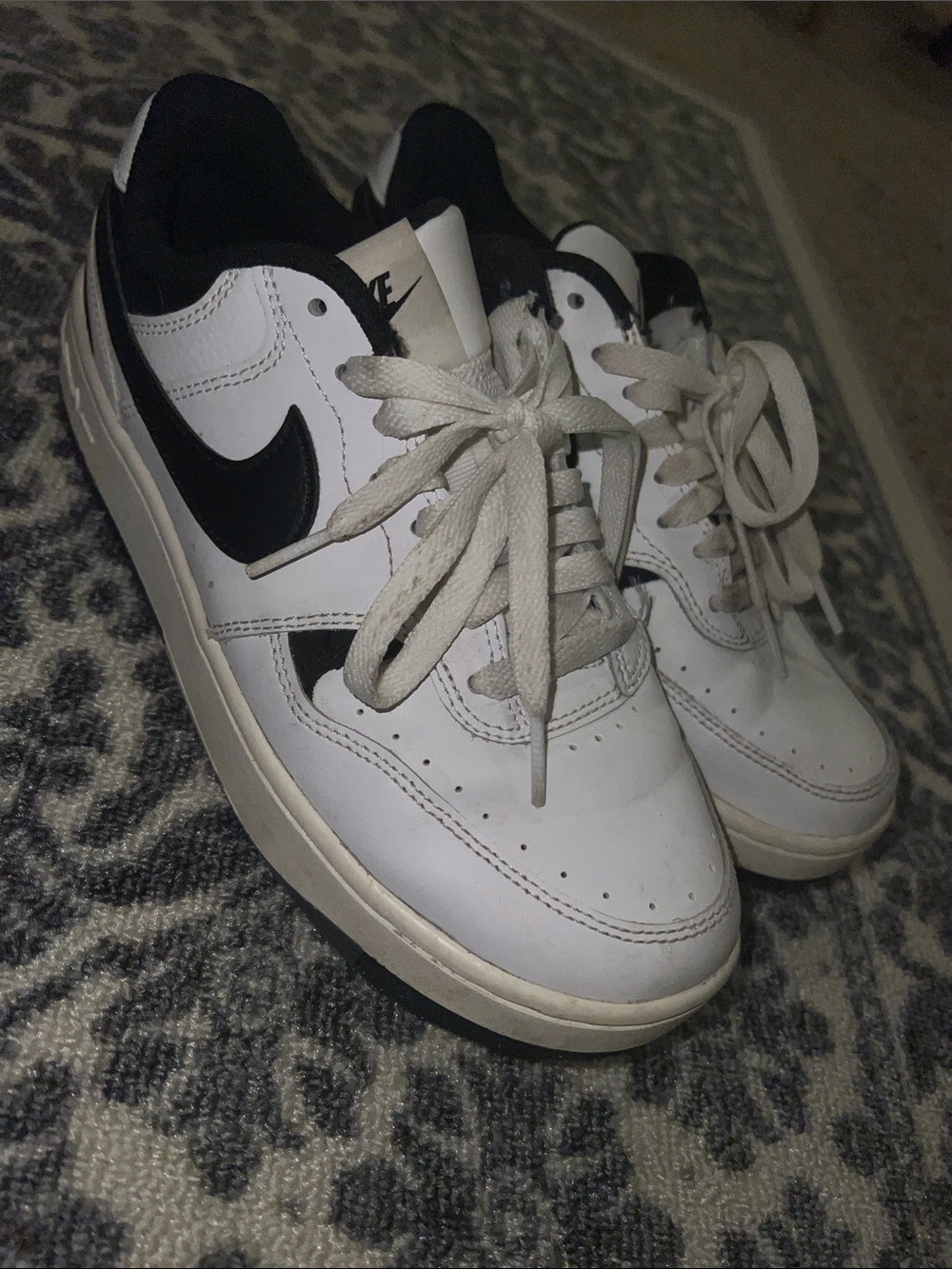 Nike Tennis Shoes Sneakers